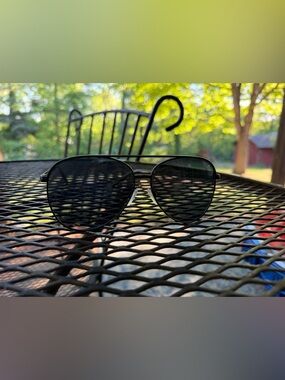Quay Aviator Sunglasses - Black